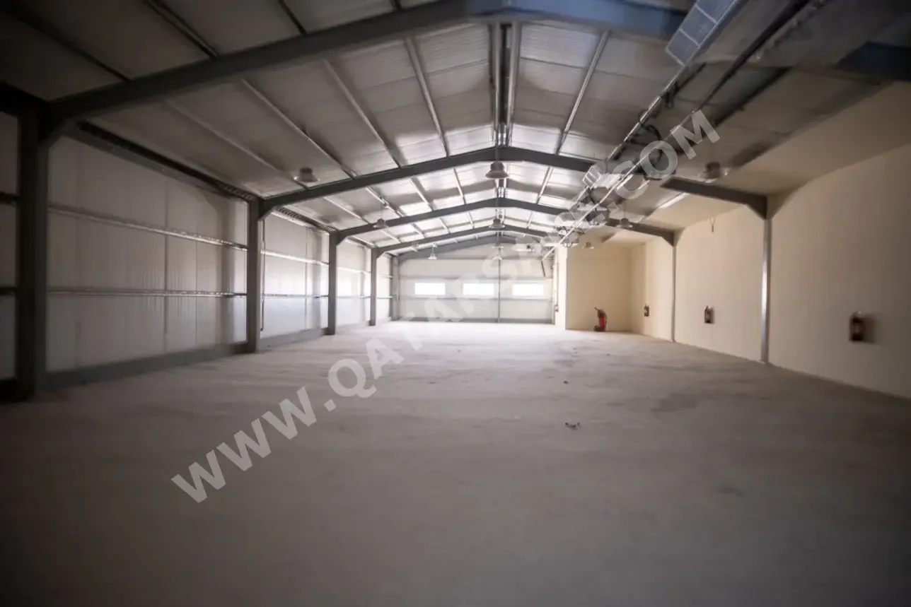 مخازن و مستودعات الدوحة  المنطقة الصناعية المساحة: 2103 متر مربع