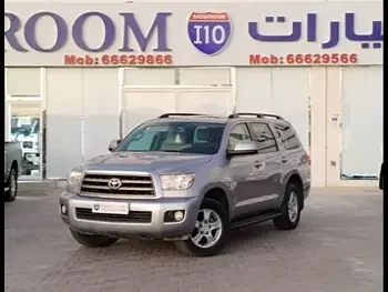 Toyota  Sequoia  SR5  2014  Automatic  209,000 Km  8 Cylinder  Four Wheel Drive (4WD)  SUV  Silver