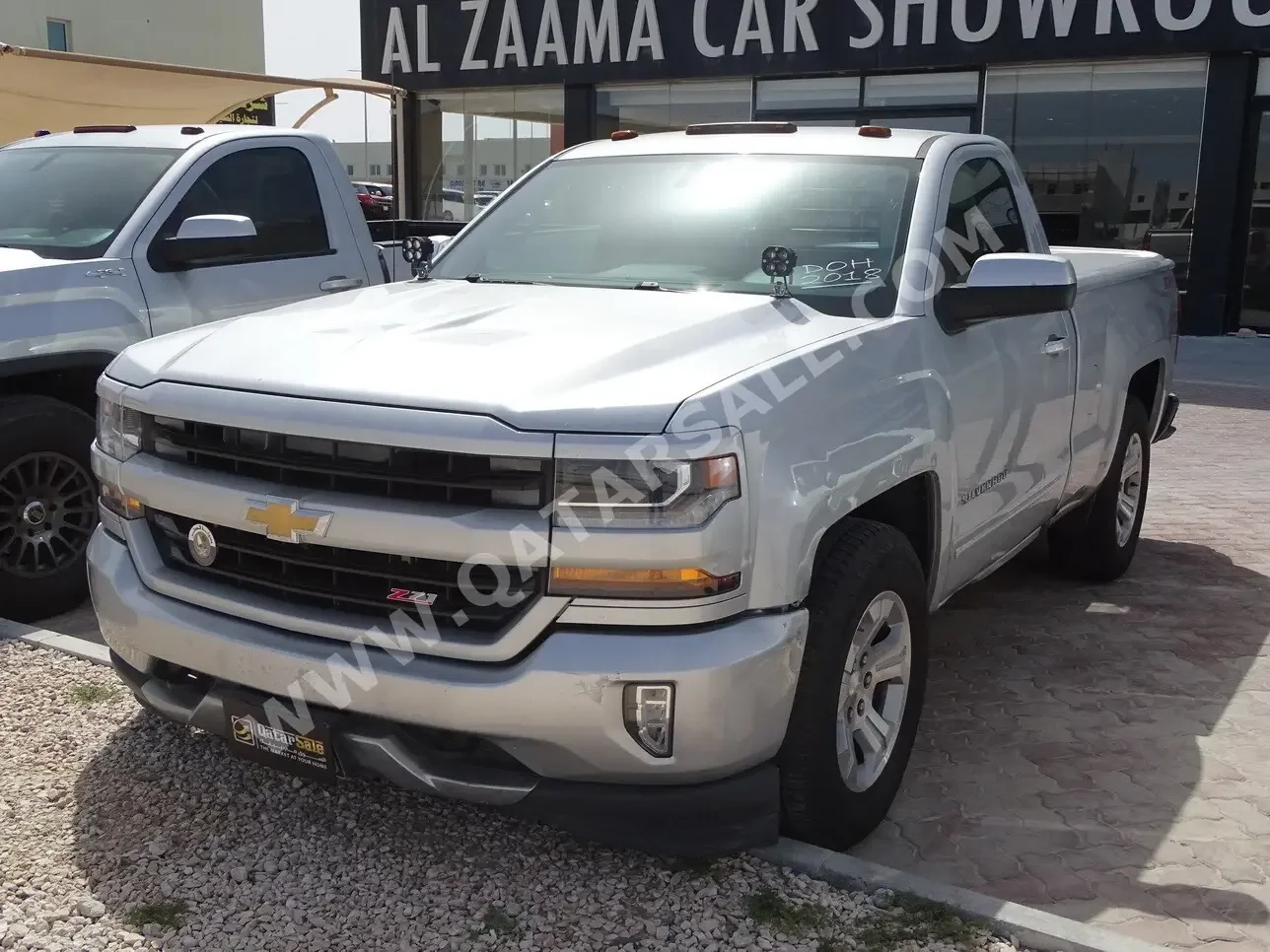 Chevrolet  Silverado  2016  Automatic  198,000 Km  8 Cylinder  Four Wheel Drive (4WD)  Pick Up  Silver
