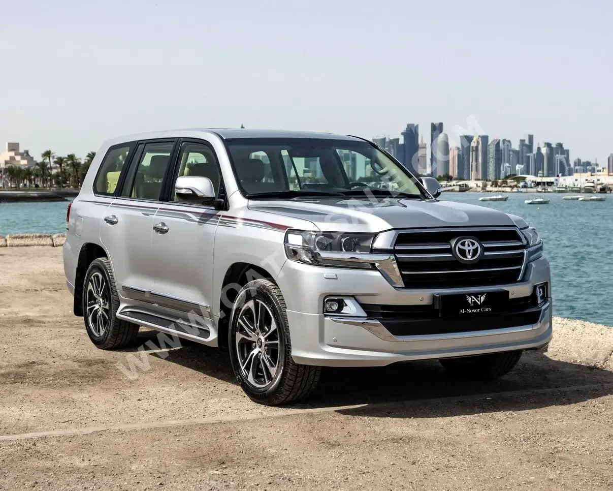 Toyota  Land Cruiser  GXR- Grand Touring  2020  Automatic  16,000 Km  8 Cylinder  Four Wheel Drive (4WD)  SUV  Silver