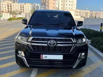 Toyota  Land Cruiser  GXR- Grand Touring  2021  Automatic  72,000 Km  8 Cylinder  Four Wheel Drive (4WD)  SUV  Black