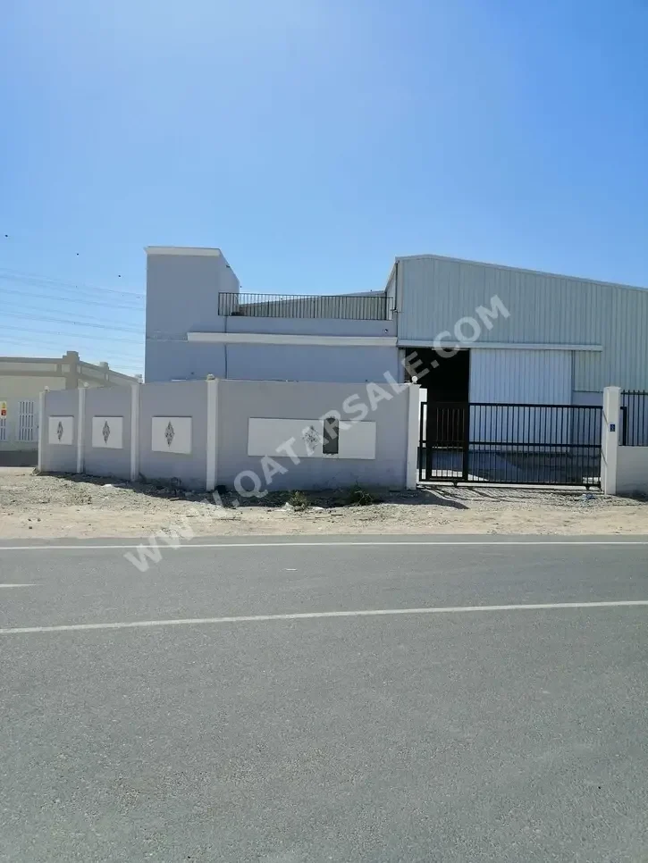 Warehouses & Stores Al Wakrah  Barkit Al Awamer Area Size: 875 Square Meter