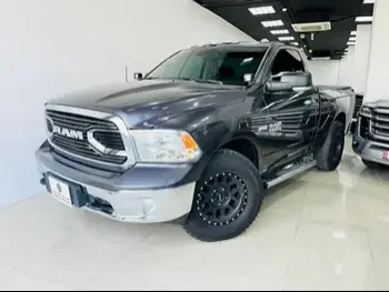 Dodge  Ram  2016  Automatic  200,000 Km  8 Cylinder  Four Wheel Drive (4WD)  Pick Up  Gray