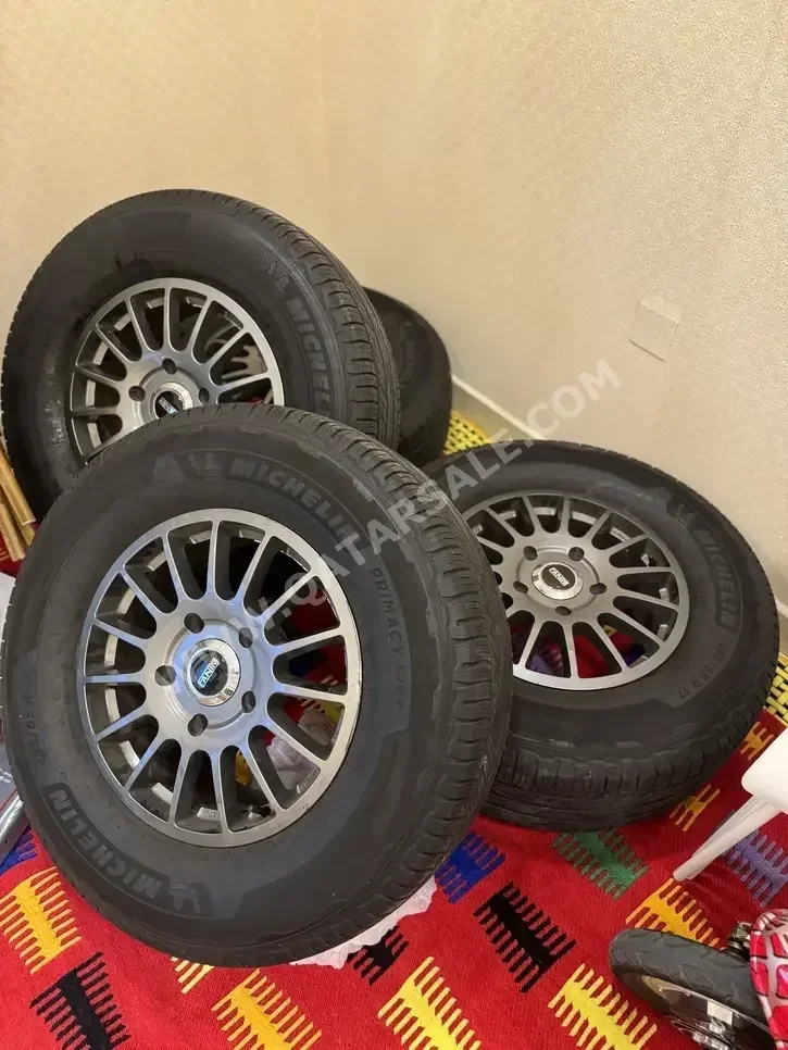Wheel Rims 17''  Aluminium  Silver  2021  4 /  Toyota