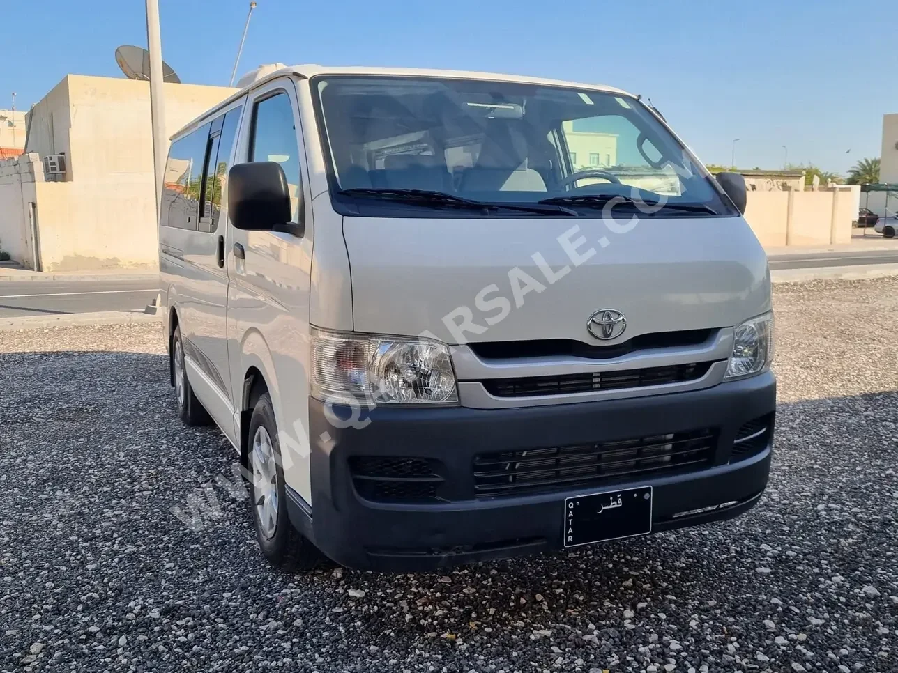 Toyota  Hiace  2010  Manual  26,000 Km  4 Cylinder  Front Wheel Drive (FWD)  Van / Bus  White