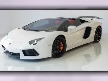 Lamborghini  Aventador  Roadster  2015  Automatic  21,000 Km  12 Cylinder  Rear Wheel Drive (RWD)  Coupe / Sport  White  With Warranty