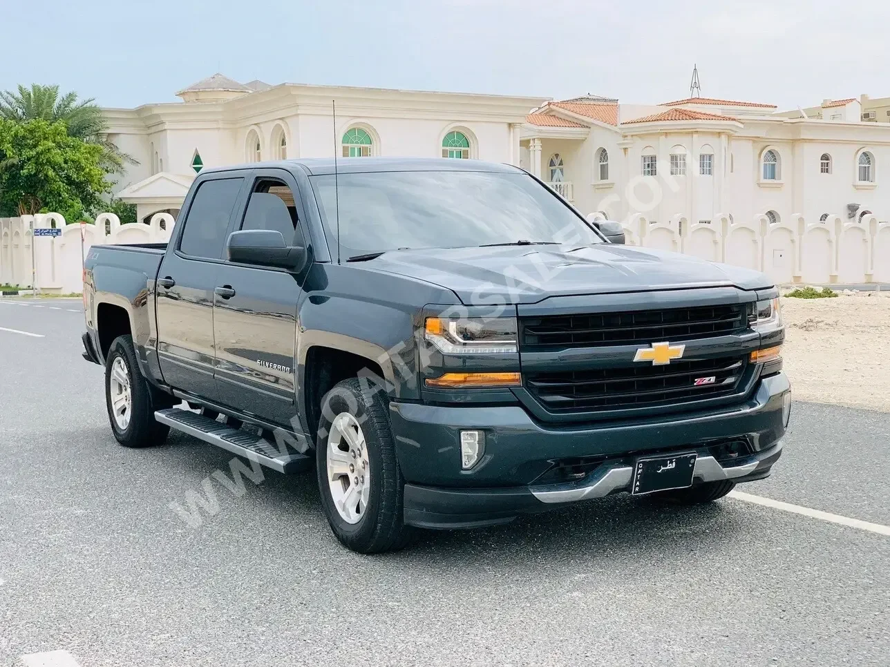 Chevrolet  Silverado  2018  Automatic  114,000 Km  8 Cylinder  Four Wheel Drive (4WD)  Pick Up  Gray