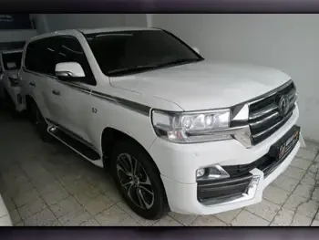 Toyota  Land Cruiser  VXR- Grand Touring S  2020  Automatic  73,000 Km  8 Cylinder  Four Wheel Drive (4WD)  SUV  White