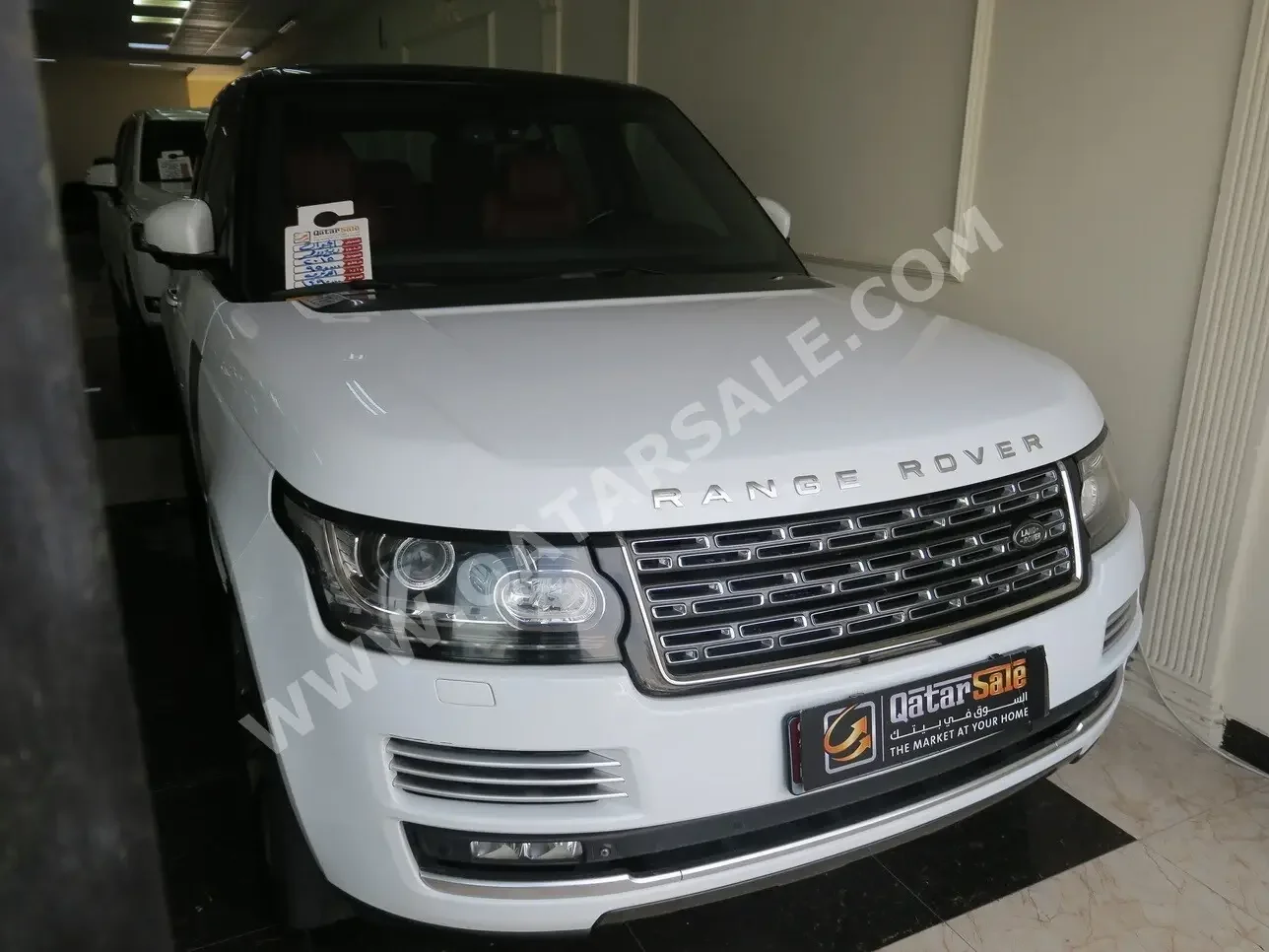 Land Rover  Range Rover  Vogue  Autobiography  2015  Automatic  95,000 Km  8 Cylinder  Four Wheel Drive (4WD)  SUV  White