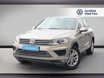 Volkswagen  Touareg  2016  Automatic  109,000 Km  6 Cylinder  All Wheel Drive (AWD)  SUV  Gold