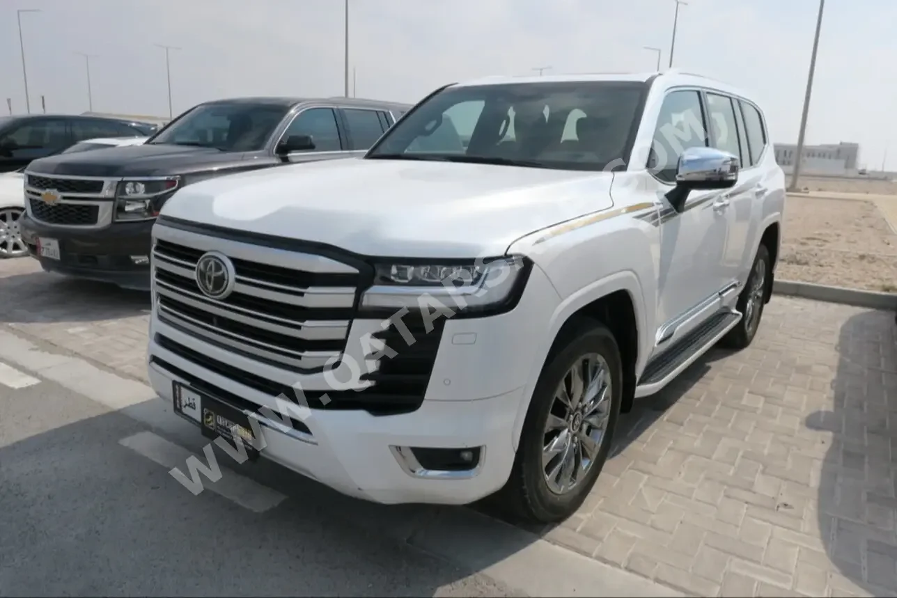 Toyota  Land Cruiser  VXR Twin Turbo  2022  Automatic  75,000 Km  6 Cylinder  Four Wheel Drive (4WD)  SUV  White  With Warranty
