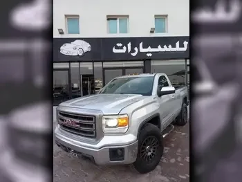 GMC  Sierra  1500  2014  Automatic  205,000 Km  8 Cylinder  Four Wheel Drive (4WD)  Pick Up  Silver