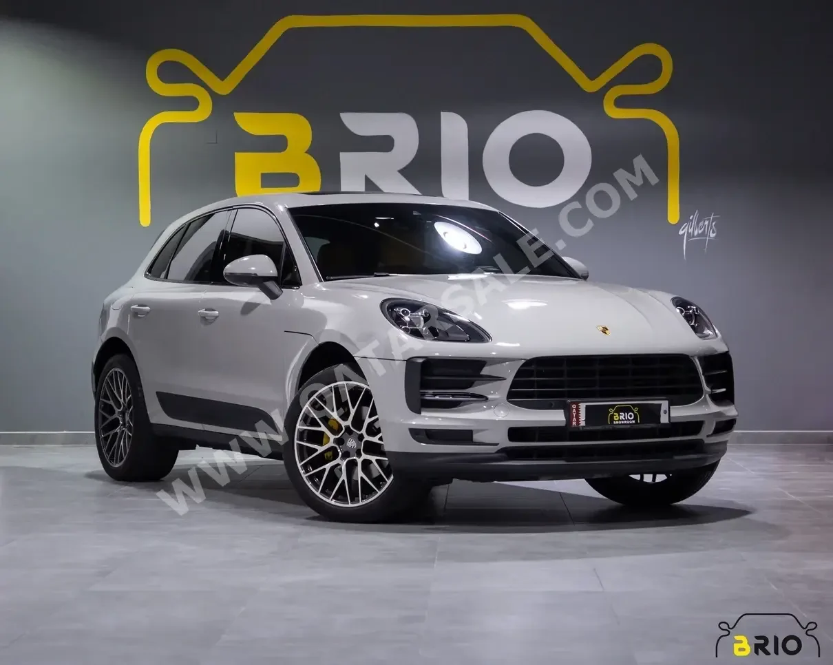 Porsche  Macan  2020  Automatic  70,000 Km  6 Cylinder  Four Wheel Drive (4WD)  SUV  White