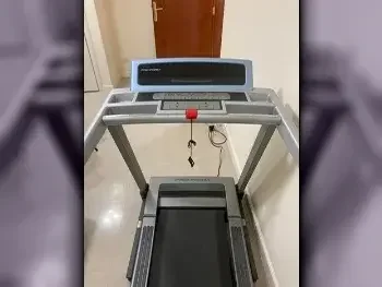 Fitness Machines Treadmills  16 Km/h  130 Kg  Pulse Measurement System  Emergency Stop Button  Slope  LCD Screen