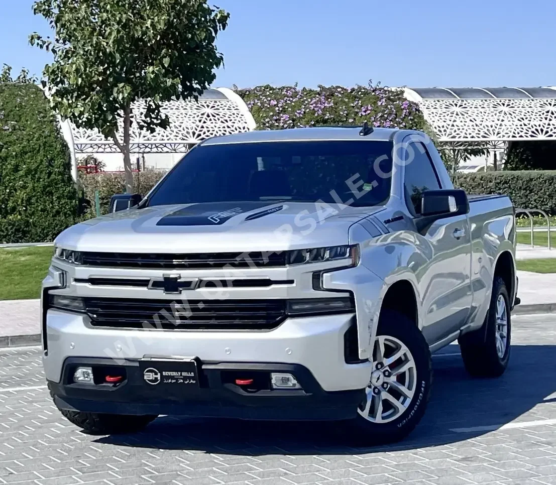 Chevrolet  Silverado  RST  2019  Automatic  81,161 Km  8 Cylinder  Front Wheel Drive (FWD)  Pick Up  Silver