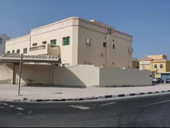 خدمية  غير مفروشة  الدوحة  الدحيل  6 غرف نوم