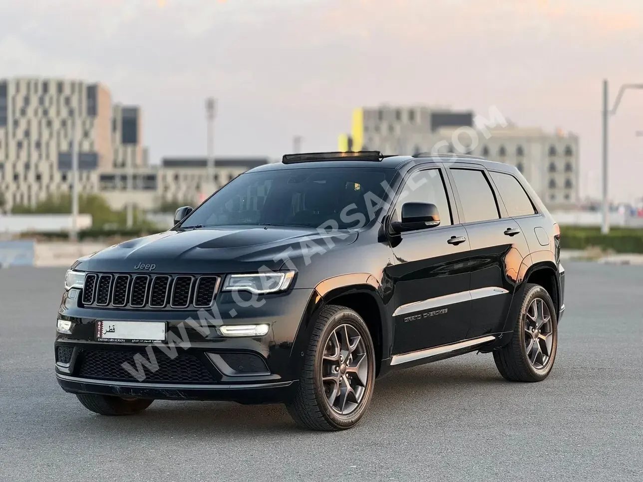 Jeep  Grand Cherokee  Limited  2020  Automatic  89,000 Km  6 Cylinder  Four Wheel Drive (4WD)  SUV  Black  With Warranty