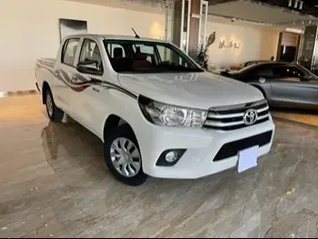 Toyota  Hilux  2020  Automatic  29,000 Km  4 Cylinder  Four Wheel Drive (4WD)  Pick Up  White