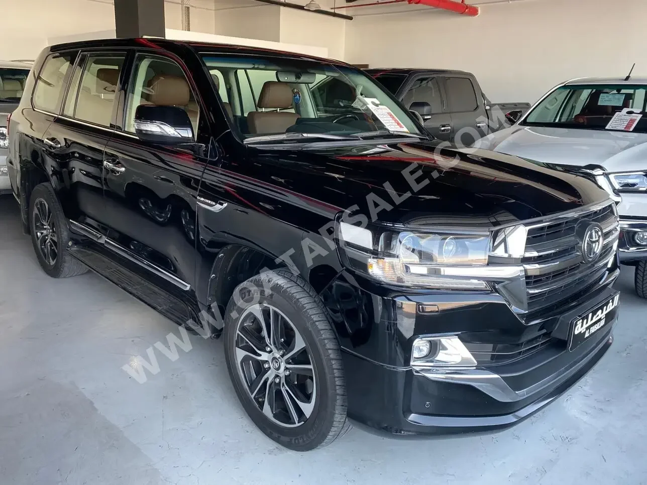 Toyota  Land Cruiser  GXR- Grand Touring  2020  Automatic  118,000 Km  8 Cylinder  Four Wheel Drive (4WD)  SUV  Black
