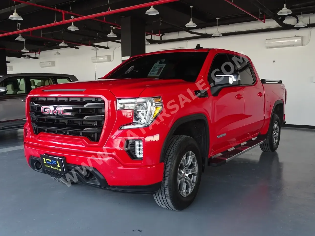 GMC  Sierra  SLE  2019  Automatic  170,000 Km  8 Cylinder  Four Wheel Drive (4WD)  Pick Up  Red