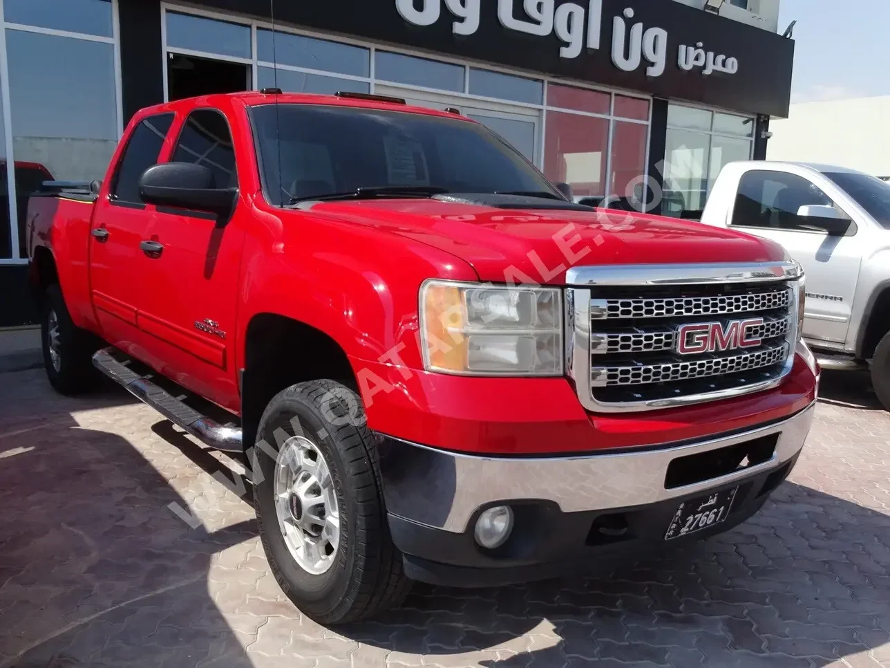 GMC  Sierra  2500 HD  2012  Automatic  195,000 Km  8 Cylinder  Four Wheel Drive (4WD)  Pick Up  Red