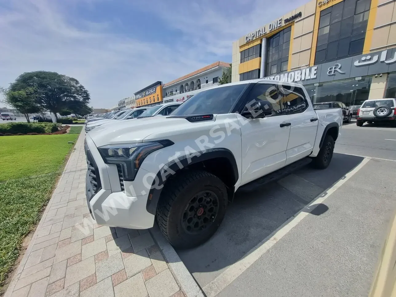 Toyota  Tundra  TRD  2023  Automatic  1,800 Km  8 Cylinder  Four Wheel Drive (4WD)  Pick Up  White