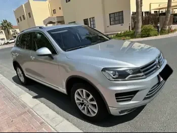 Volkswagen  Touareg  2016  Automatic  60,000 Km  6 Cylinder  Four Wheel Drive (4WD)  SUV  Silver