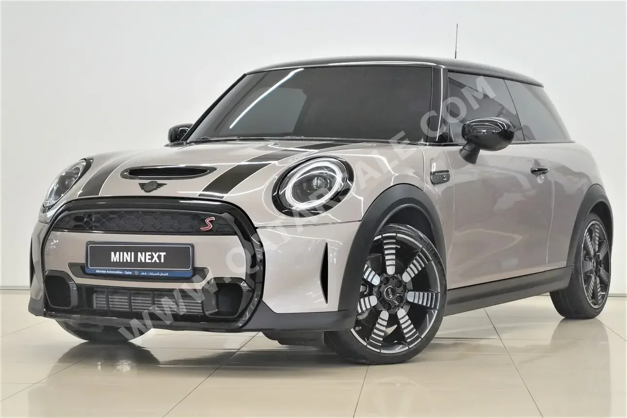 Mini  Cooper  S  2022  Automatic  72,000 Km  4 Cylinder  Front Wheel Drive (FWD)  Hatchback  Gray  With Warranty