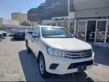 Toyota  Hilux  2019  Manual  76,000 Km  4 Cylinder  Four Wheel Drive (4WD)  Pick Up  White