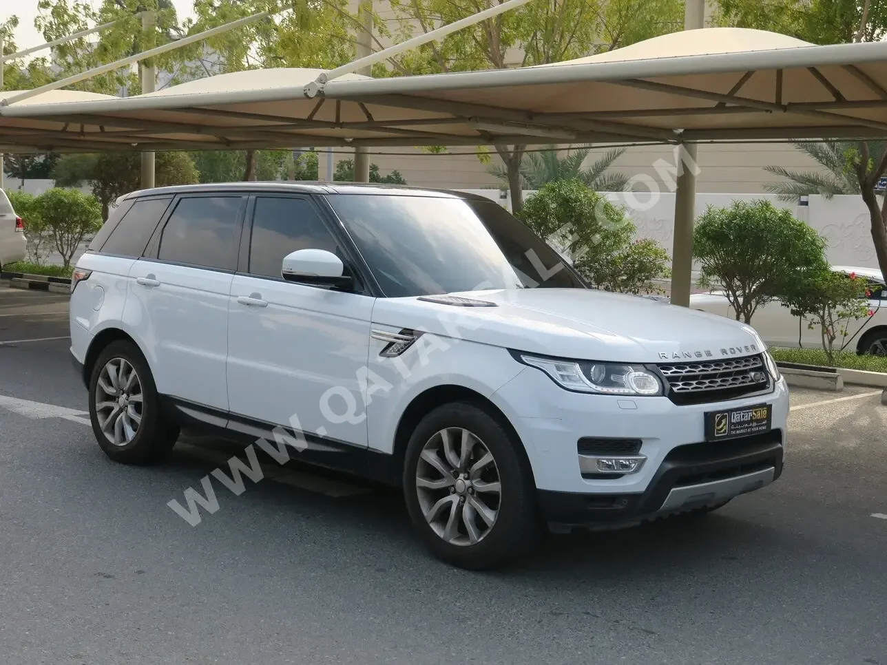 Land Rover  Range Rover  Sport Super charged  2014  Automatic  163,000 Km  6 Cylinder  Four Wheel Drive (4WD)  SUV  White