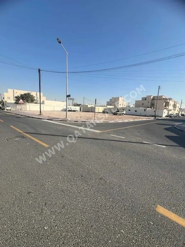 Labour Camp For Sale in Al Rayyan  - Al Aziziyah  -Area Size 674 Square Meter