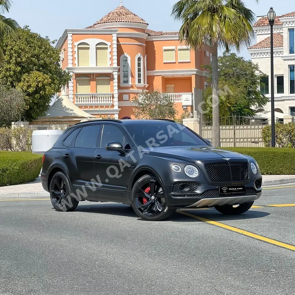 Bentley  Bentayga  2020  Automatic  60,000 Km  8 Cylinder  Four Wheel Drive (4WD)  SUV  Black