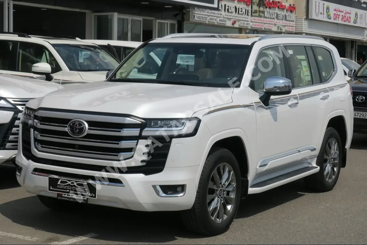 Toyota  Land Cruiser  VXR Twin Turbo  2023  Automatic  2,000 Km  6 Cylinder  Four Wheel Drive (4WD)  SUV  White  With Warranty