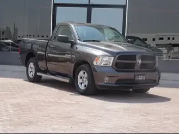 Dodge  Ram  1500  2017  Automatic  115,000 Km  8 Cylinder  Four Wheel Drive (4WD)  Pick Up  Gray