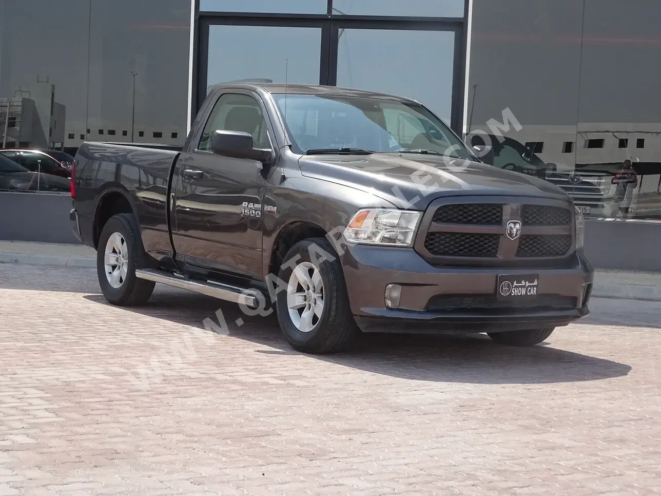 Dodge  Ram  1500  2017  Automatic  115,000 Km  8 Cylinder  Four Wheel Drive (4WD)  Pick Up  Gray