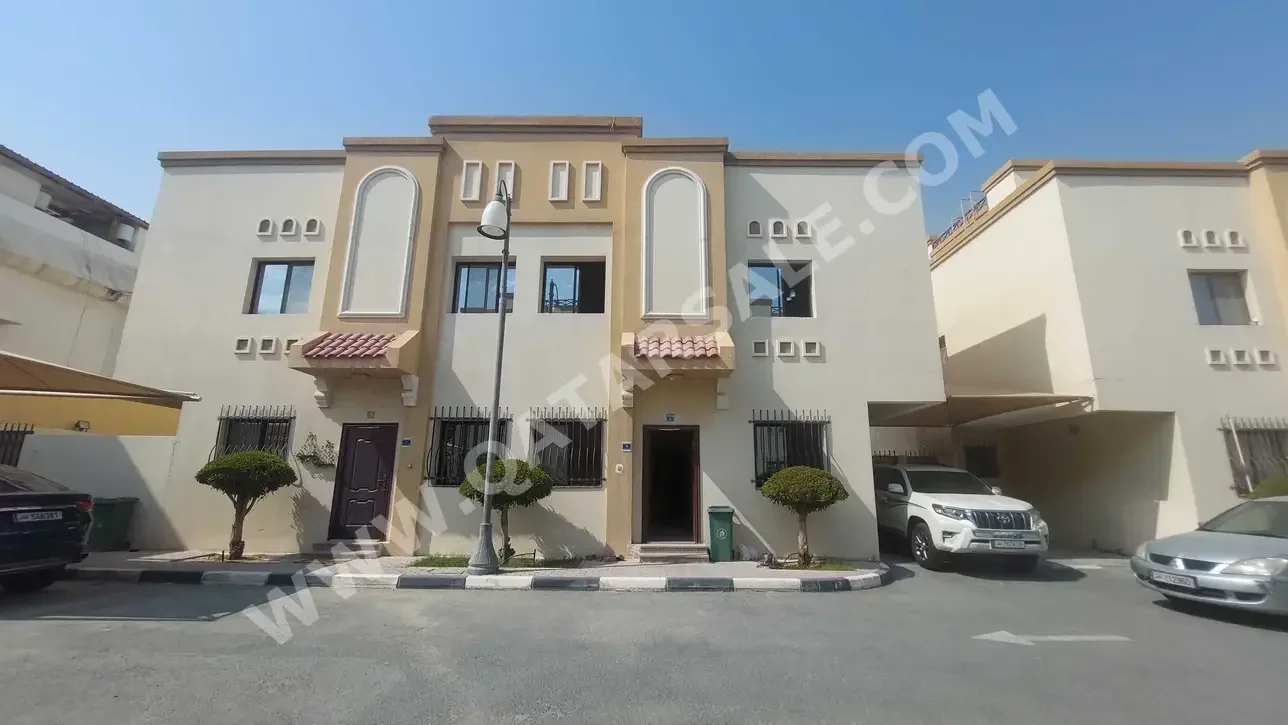 Family Residential  Not Furnished  Umm Salal  Al Kharaitiyat  4 Bedrooms