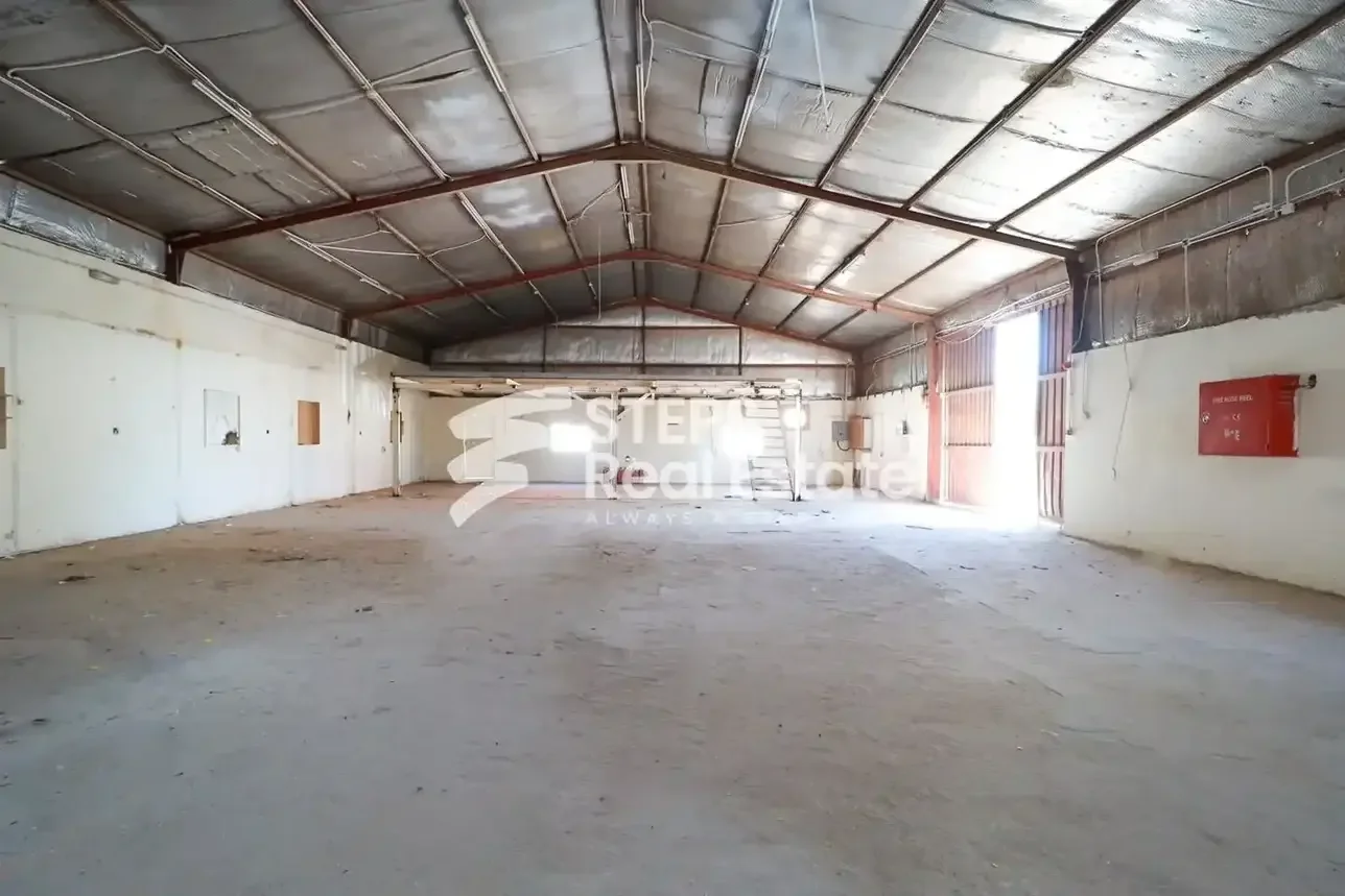 Warehouses & Stores Al Wakrah  Birkat Al-Awamer Area Size: 600 Square Meter