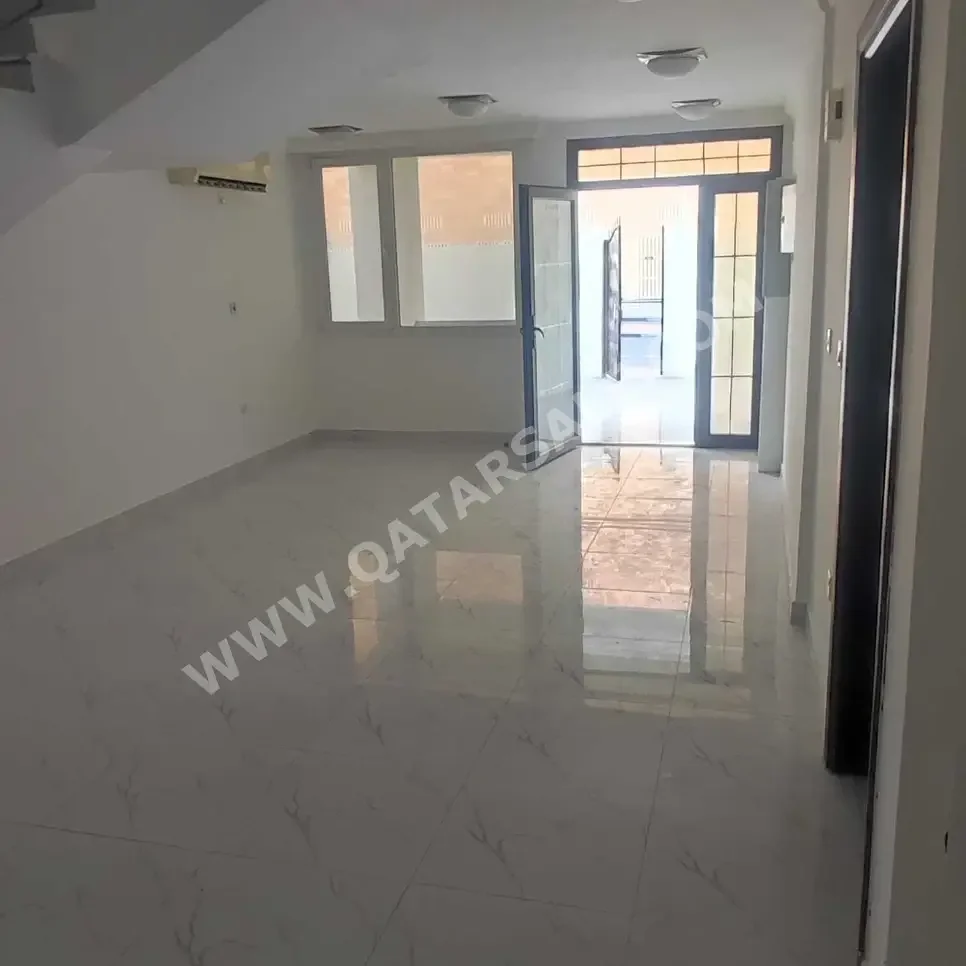 Family Residential  Not Furnished  Doha  Al Duhail  6 Bedrooms