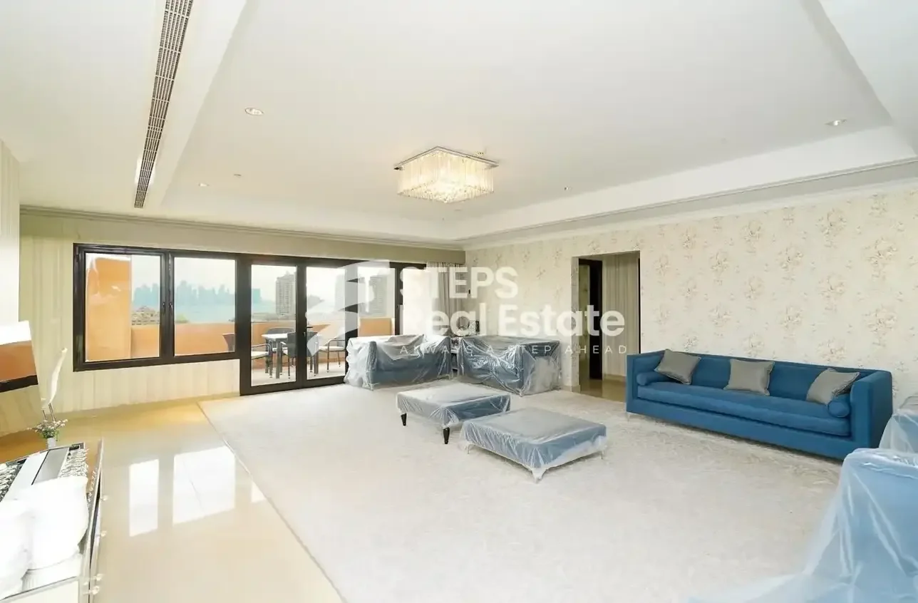 2 Bedrooms  Apartment  For Rent  Doha -  The Pearl  Fully Furnished