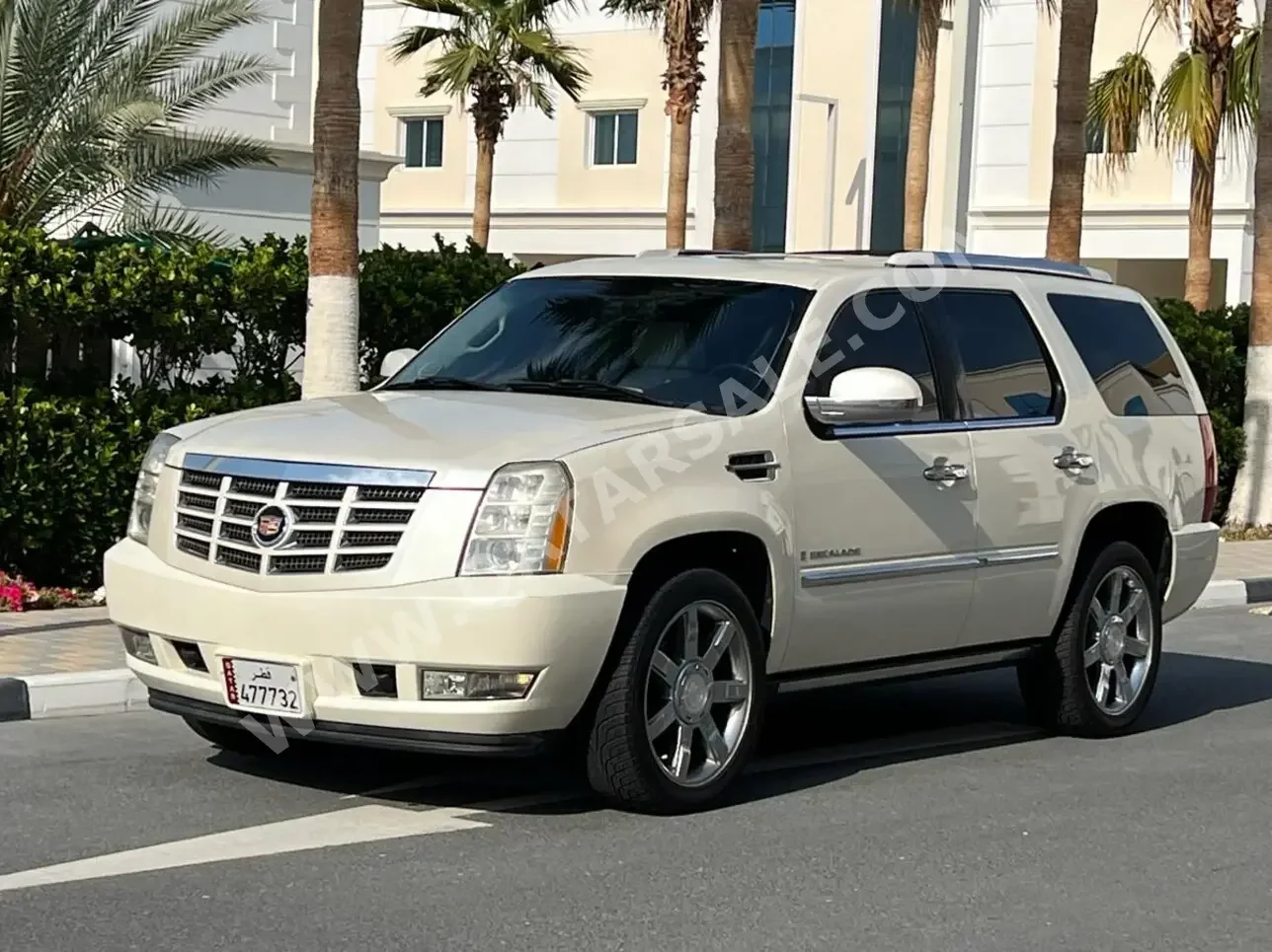 Cadillac  Escalade  2007  Automatic  306,000 Km  8 Cylinder  Four Wheel Drive (4WD)  SUV  White