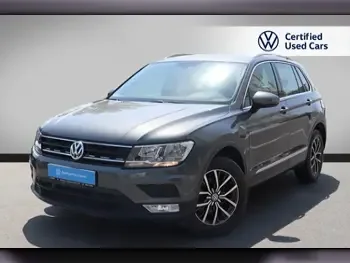 Volkswagen  Tiguan  1.4 TSI  2017  Automatic  15,700 Km  4 Cylinder  Front Wheel Drive (FWD)  SUV  Gray