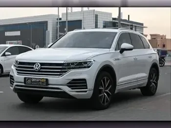 Volkswagen  Touareg  Highline plus  2019  Automatic  68,700 Km  6 Cylinder  Four Wheel Drive (4WD)  SUV  White  With Warranty