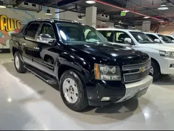Chevrolet  Avalanche  2011  Automatic  216,000 Km  8 Cylinder  Four Wheel Drive (4WD)  Pick Up  Black