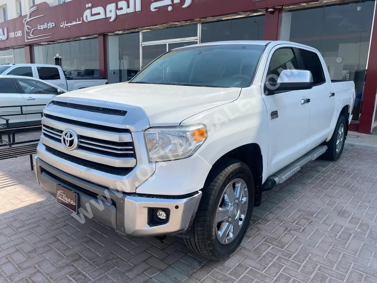 Toyota  Tundra  Edition 1794  2016  Automatic  288,000 Km  8 Cylinder  Four Wheel Drive (4WD)  Pick Up  White