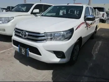 Toyota  Hilux  2021  Manual  112,000 Km  4 Cylinder  Front Wheel Drive (FWD)  Pick Up  White