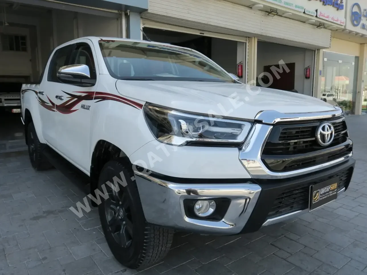 Toyota  Hilux  2022  Manual  15,000 Km  4 Cylinder  Four Wheel Drive (4WD)  Pick Up  White  With Warranty