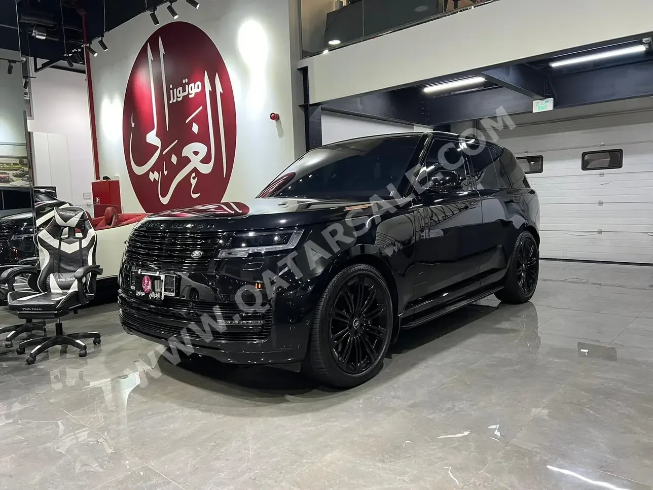  Land Rover  Range Rover  Vogue  2023  Automatic  28,000 Km  8 Cylinder  Four Wheel Drive (4WD)  SUV  Black  With Warranty