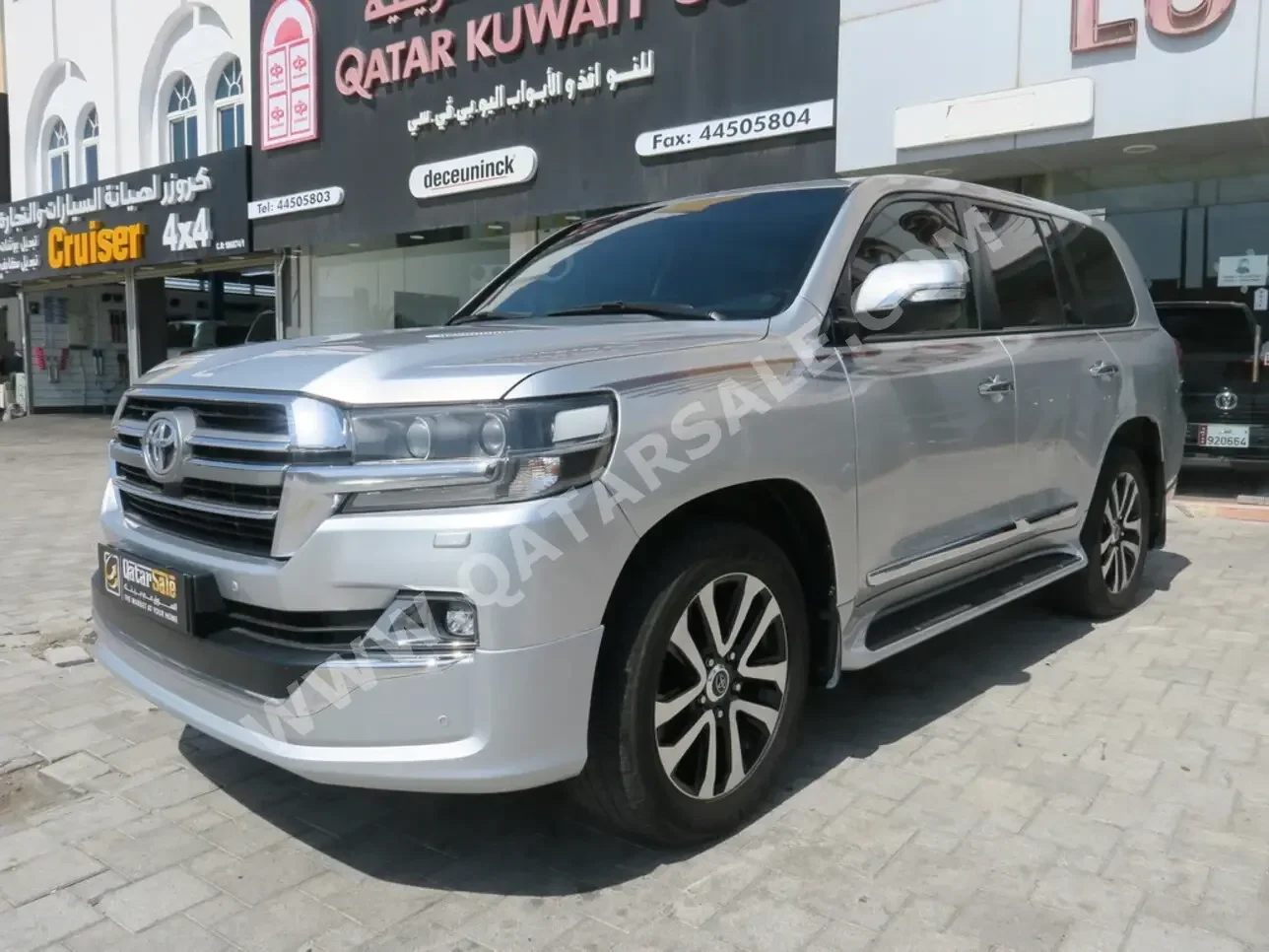Toyota  Land Cruiser  GXR- Grand Touring  2019  Automatic  169,000 Km  8 Cylinder  Four Wheel Drive (4WD)  SUV  Silver