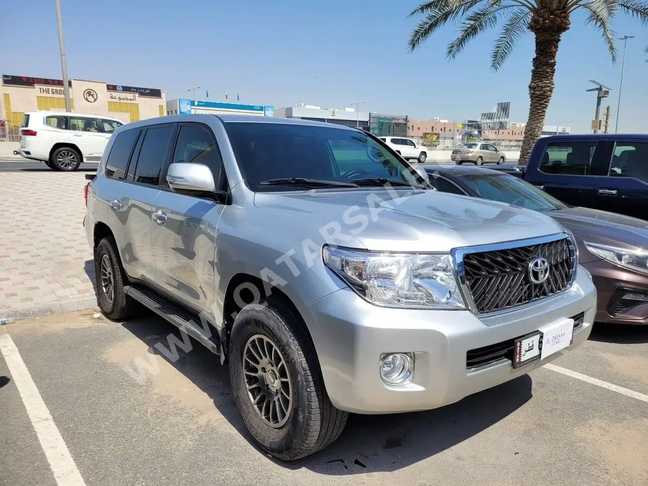 Toyota  Land Cruiser  G  2011  Automatic  17,000 Km  6 Cylinder  Four Wheel Drive (4WD)  SUV  Silver
