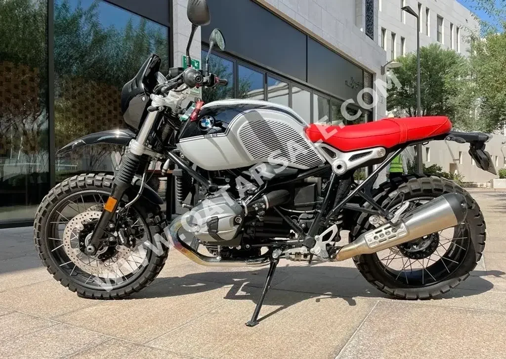 BMW  R 90 Urban GS - Year 2019 - Color Blue and white - Gear Type Manual - Mileage 2400 Km